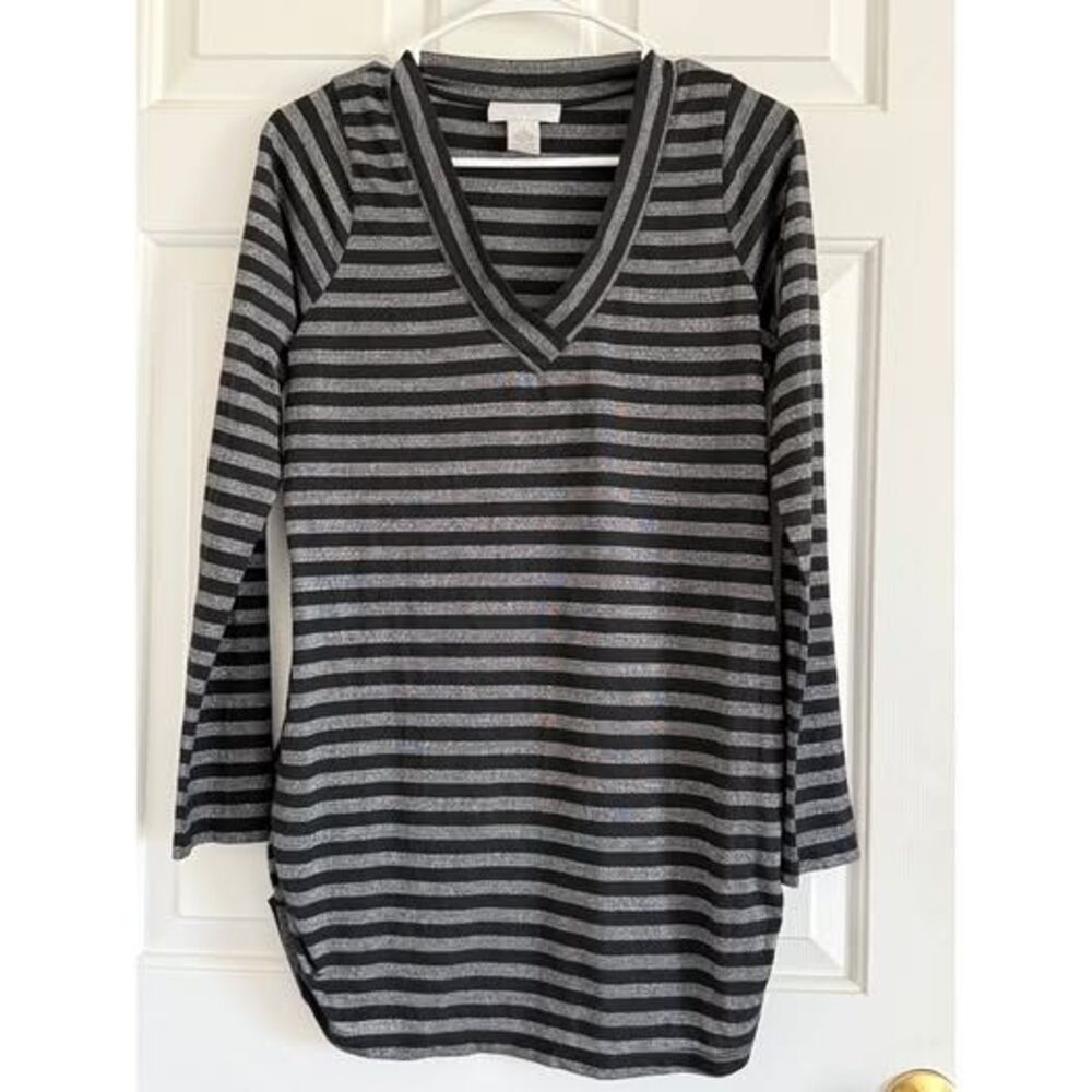 131. Sklyer black silver shimmery striped tunic v neck top M